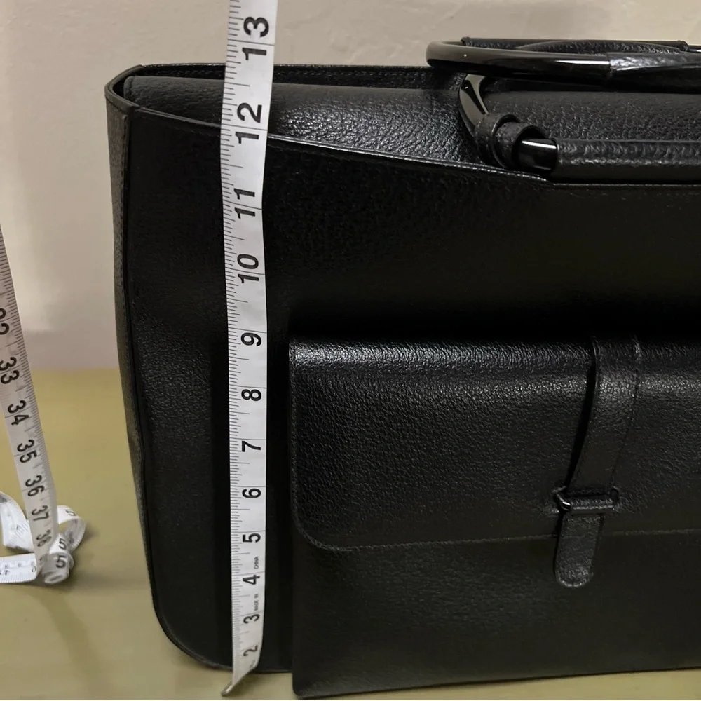 Gucci Large Leather Attache’ Laptop Tote Sleek Design w/ Metal Ring Handles. - Picture 13 of 15